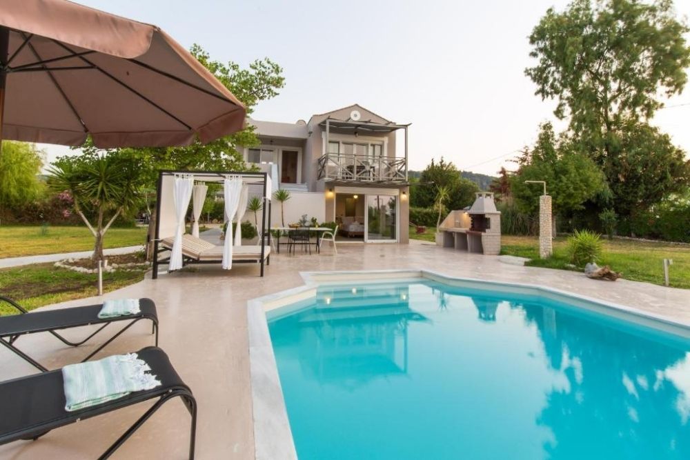 Seaview Villa Fivos - cazare modernă cu piscină Lefkada