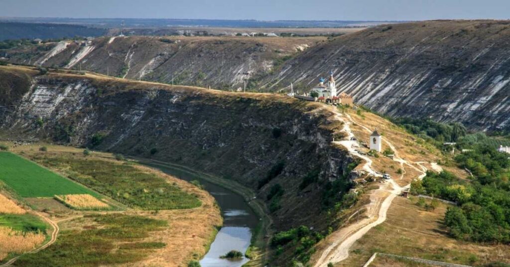 locuri de vizitat în Moldova orheiul vechi