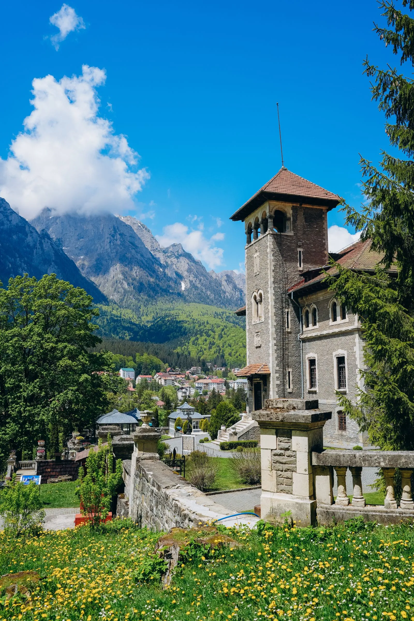 Castelul Cantacuzino din cartierul Zamora, Bușteni
