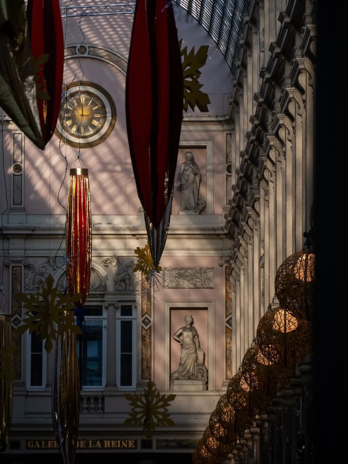 Galeriile Regale Saint-Hubert din Bruxelles cu decorațiuni de Crăciun