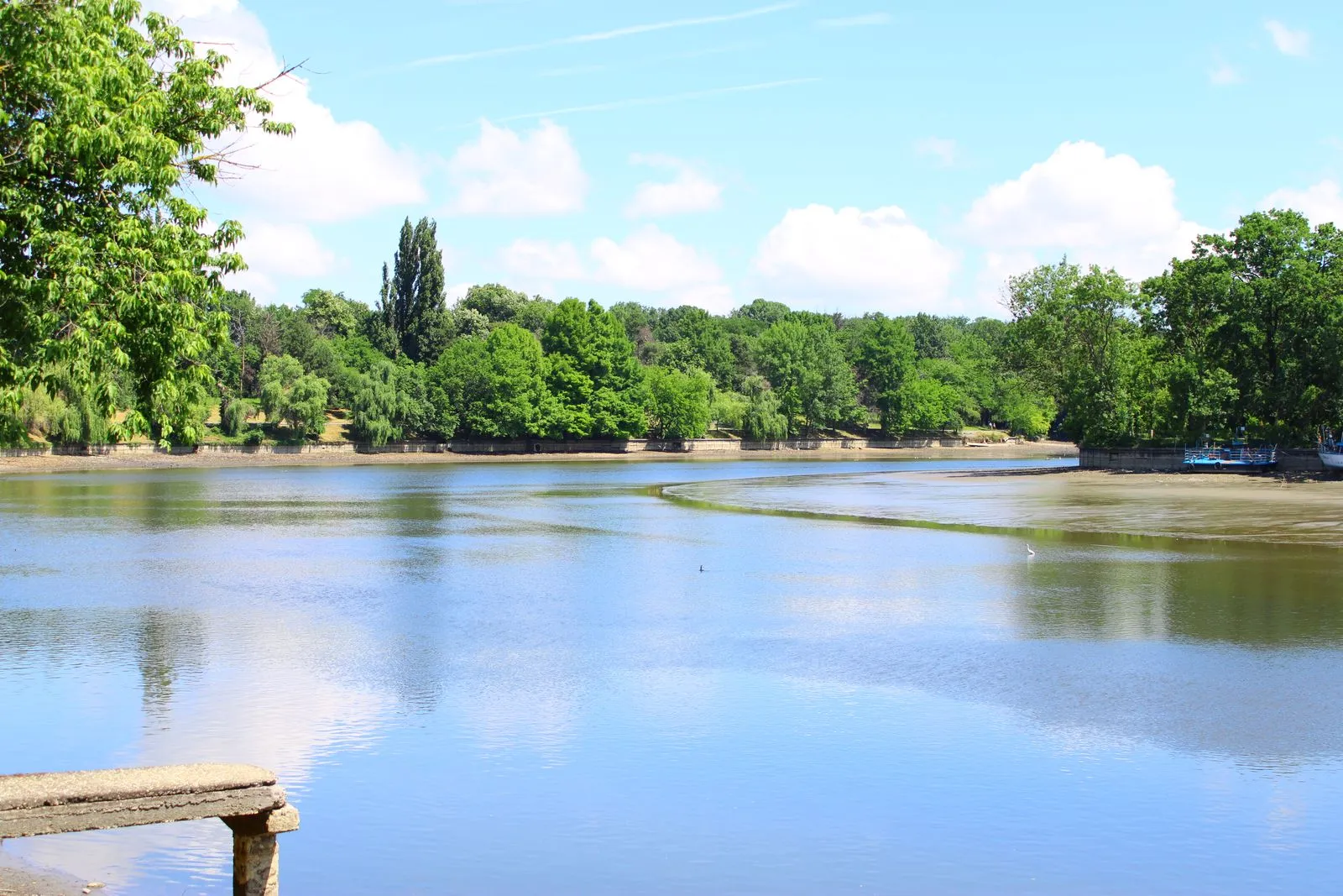 Lacul Herăstrău din Parcul Regele Mihai I, în nordul Bucureștiului