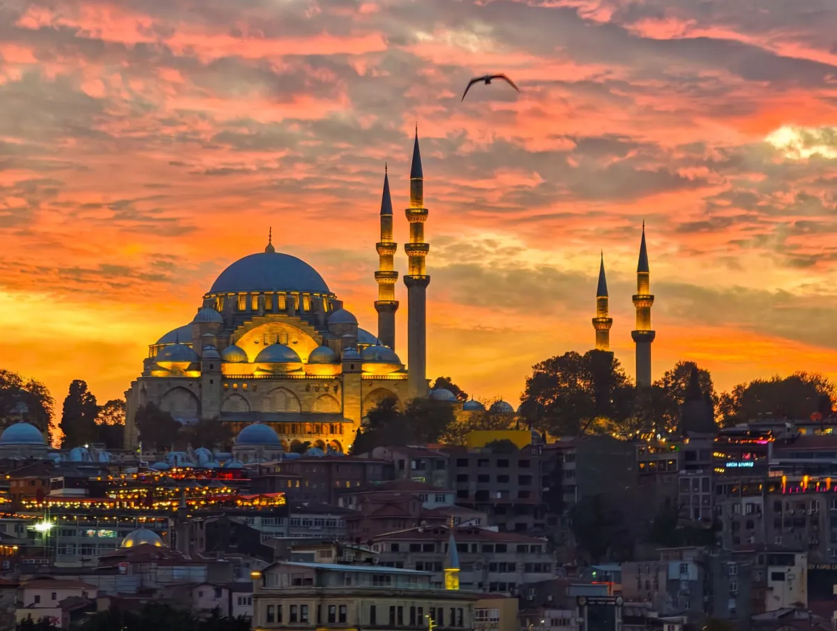 Moscheea Süleymaniye (Süleymaniye Camii) deasupra Istanbulului, la apus