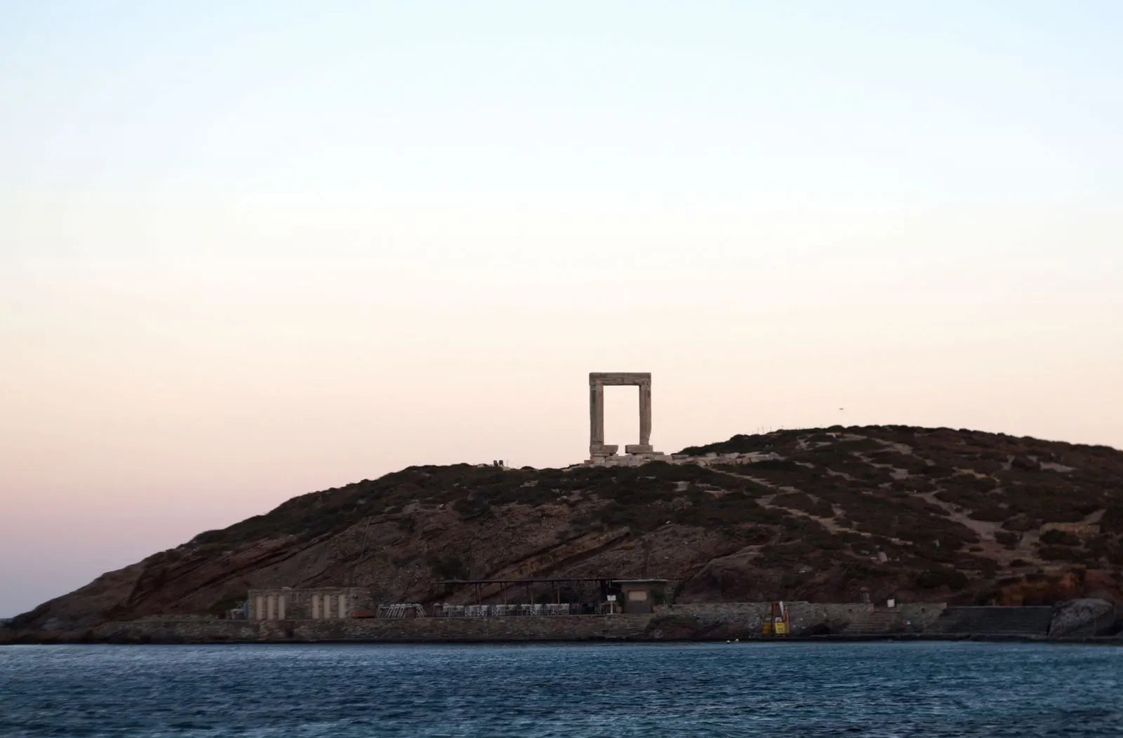 Portara din Naxos la apus