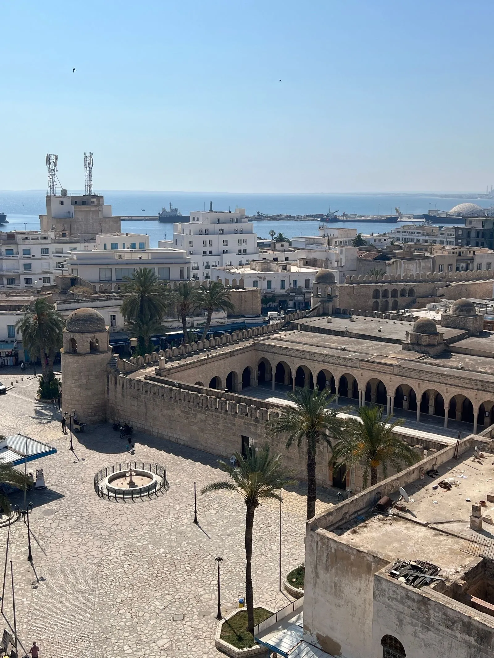 Ribatul din Sousse și medina, cu Marea Mediterană în fundal, Tunisia