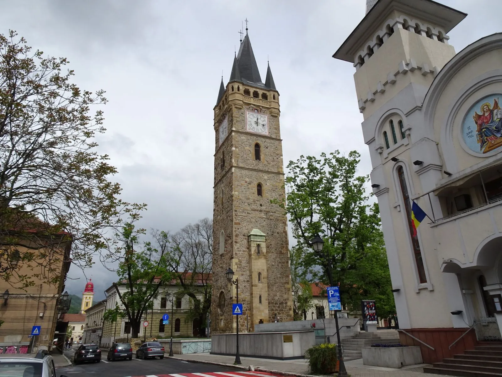 Turnul cu ceas din centrul istoric al orașului Baia Mare