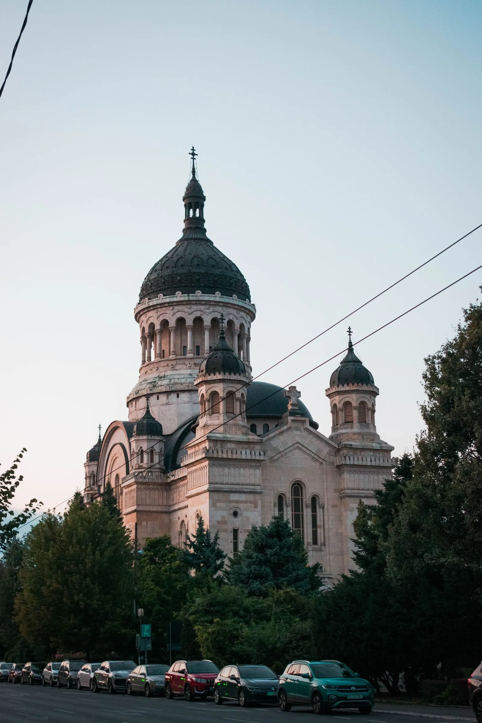 Catedrala Mitropolitană Ortodoxă din Piața Avram Iancu, Cluj-Napoca, la apus